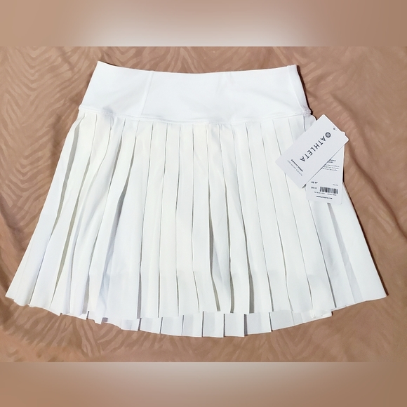 Athleta Dresses & Skirts - NWT Athleta XS TP (Tres Petite) Elevate Skort in White